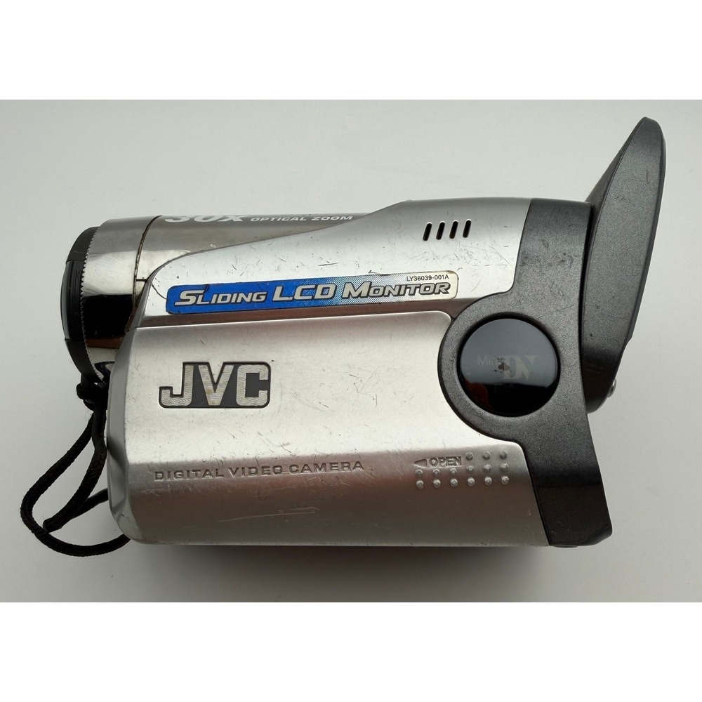 JVC GR-DA30U Digital Video‎ Camera MiniDV Camcorder 30x Optical Zoom Silver